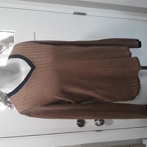 Hugo Boss mens brown and black vneck linen sweater. Made in Italy. XXL